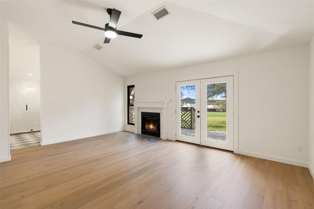 44 Brookhollow DR, Wimberley, TX 78676