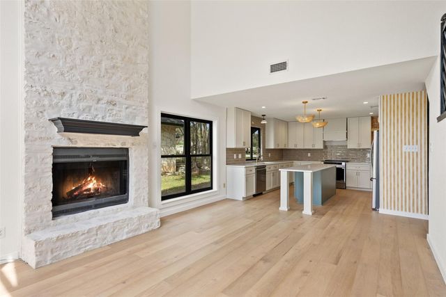 44 Brookhollow DR, Wimberley, TX 78676