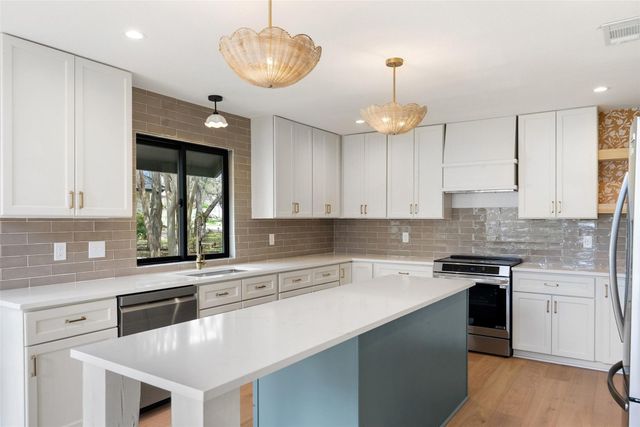 44 Brookhollow DR, Wimberley, TX 78676