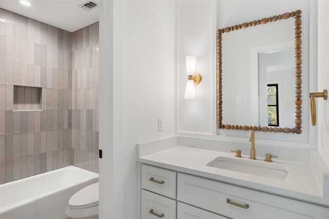 44 Brookhollow DR, Wimberley, TX 78676