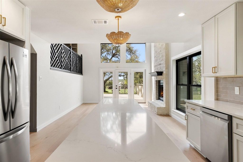 44 Brookhollow DR, Wimberley, TX 78676