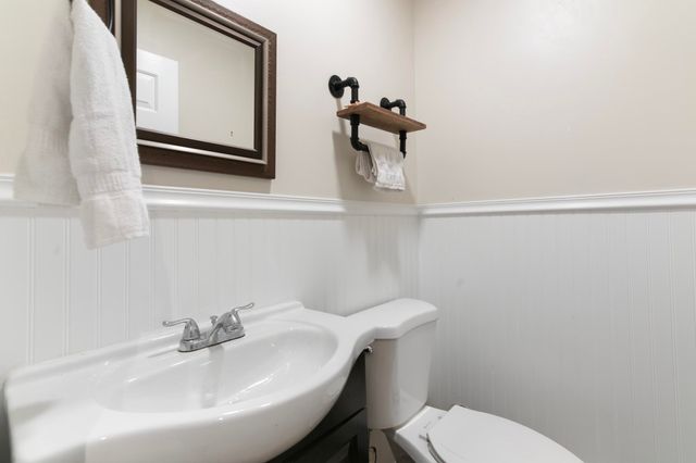 432 South St Apt A11, Bennington, VT 05201
