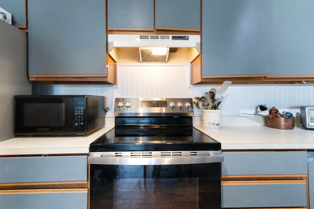 432 South St Apt A11, Bennington, VT 05201