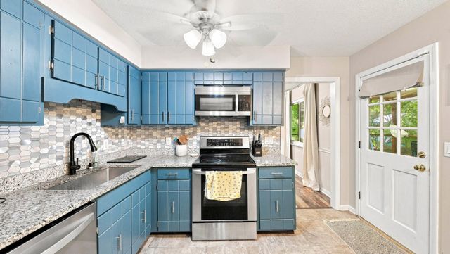 809 N Valleywood Circle, Hixson, TN 37343