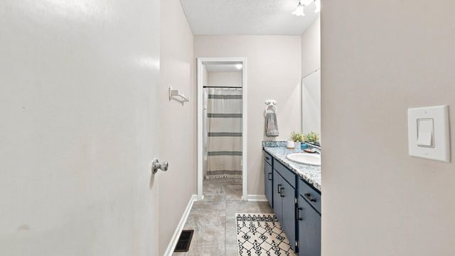809 N Valleywood Circle, Hixson, TN 37343