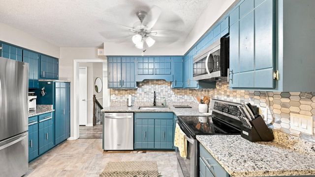 809 N Valleywood Circle, Hixson, TN 37343