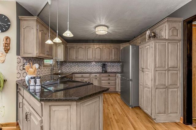 5024 SW Kingfisher Drive, Lee's Summit, MO 64082