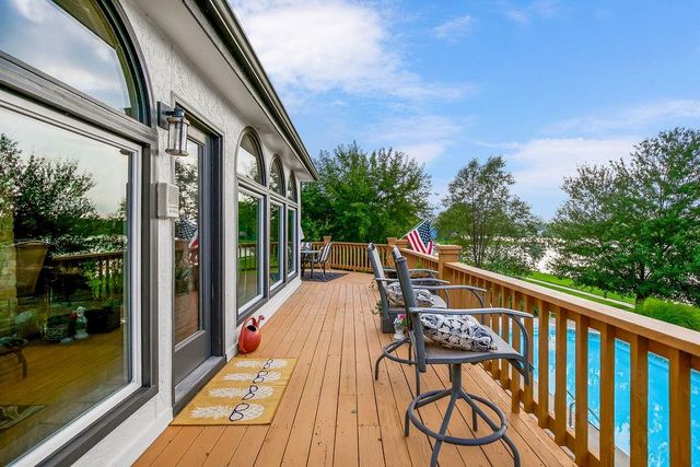 5024 SW Kingfisher Drive, Lee's Summit, MO 64082