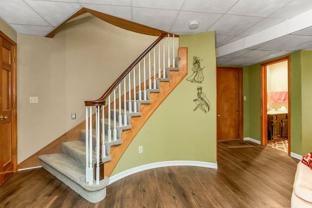 5024 SW Kingfisher Drive, Lee's Summit, MO 64082