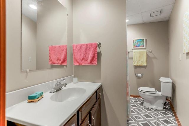 5024 SW Kingfisher Drive, Lee's Summit, MO 64082