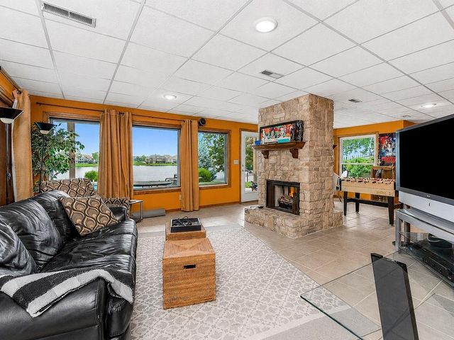5024 SW Kingfisher Drive, Lee's Summit, MO 64082