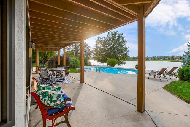5024 SW Kingfisher Drive, Lee's Summit, MO 64082