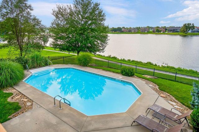 5024 SW Kingfisher Drive, Lee's Summit, MO 64082