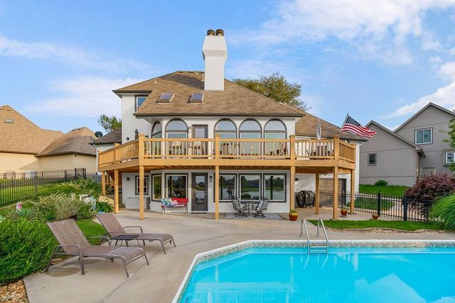 5024 SW Kingfisher Drive, Lee's Summit, MO 64082