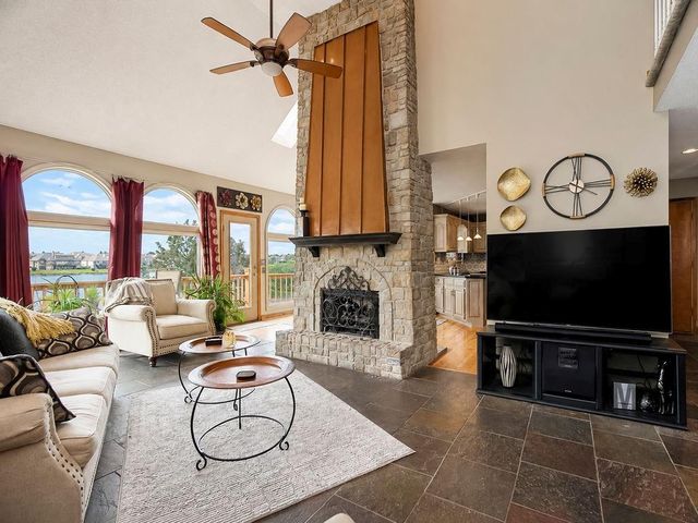5024 SW Kingfisher Drive, Lee's Summit, MO 64082