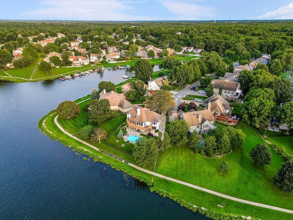 5024 SW Kingfisher Drive, Lee's Summit, MO 64082