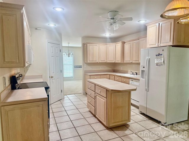 112 Mooreland Drive NE, Conover, NC 28613