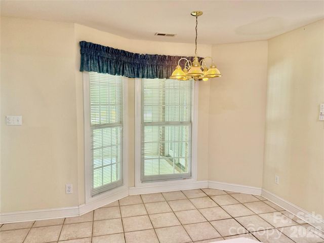 112 Mooreland Drive NE, Conover, NC 28613