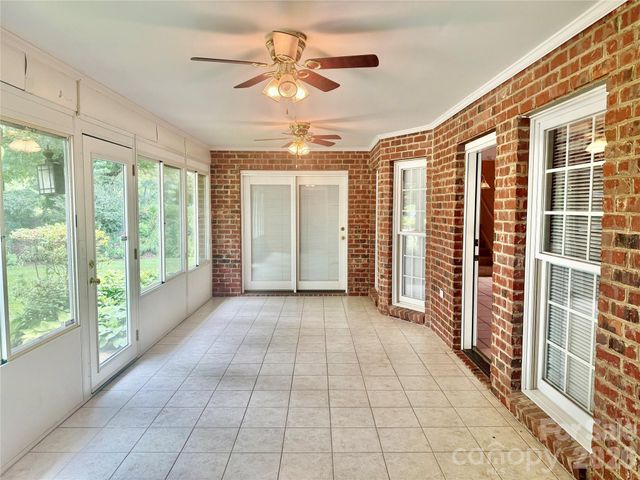 112 Mooreland Drive NE, Conover, NC 28613