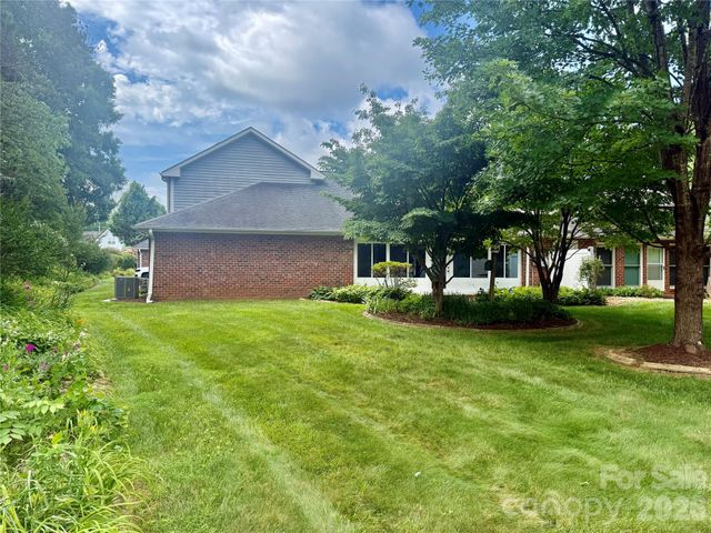 112 Mooreland Drive NE, Conover, NC 28613
