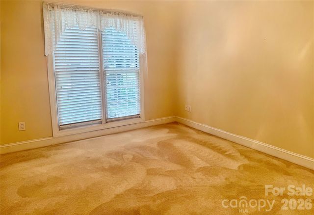 112 Mooreland Drive NE, Conover, NC 28613
