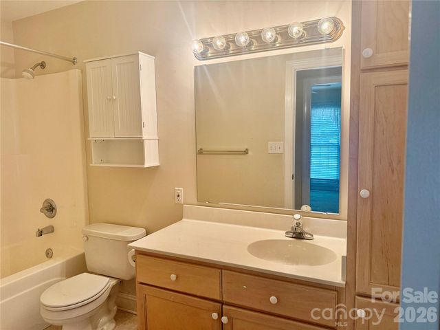 112 Mooreland Drive NE, Conover, NC 28613