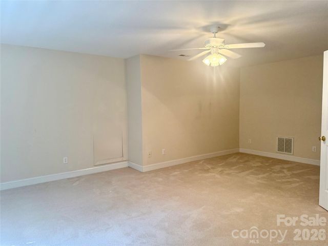 112 Mooreland Drive NE, Conover, NC 28613