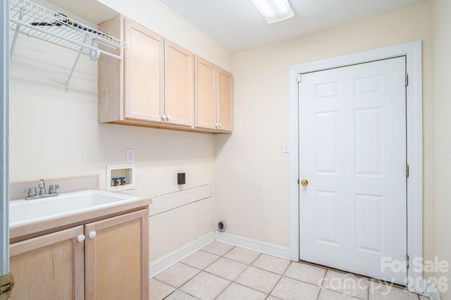 112 Mooreland Drive NE, Conover, NC 28613