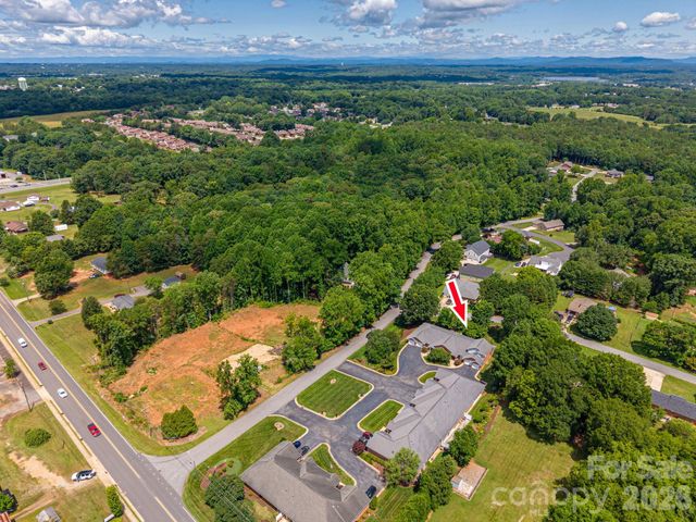 112 Mooreland Drive NE, Conover, NC 28613