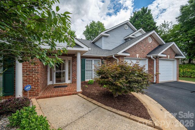 112 Mooreland Drive NE, Conover, NC 28613