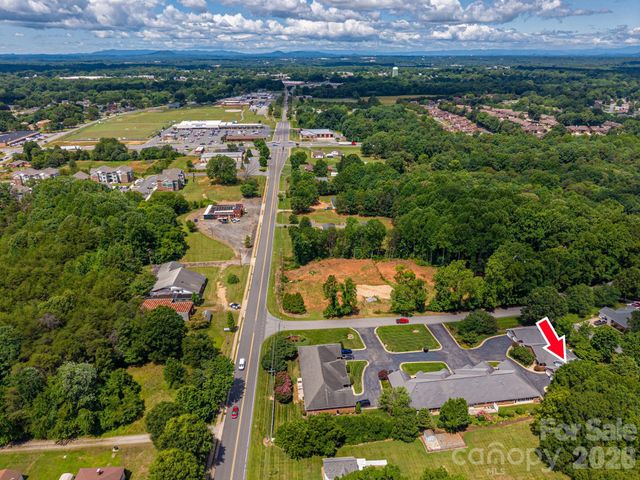 112 Mooreland Drive NE, Conover, NC 28613