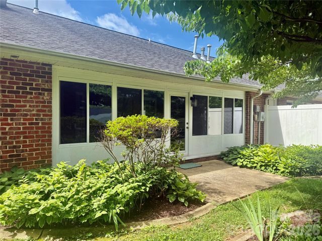 112 Mooreland Drive NE, Conover, NC 28613