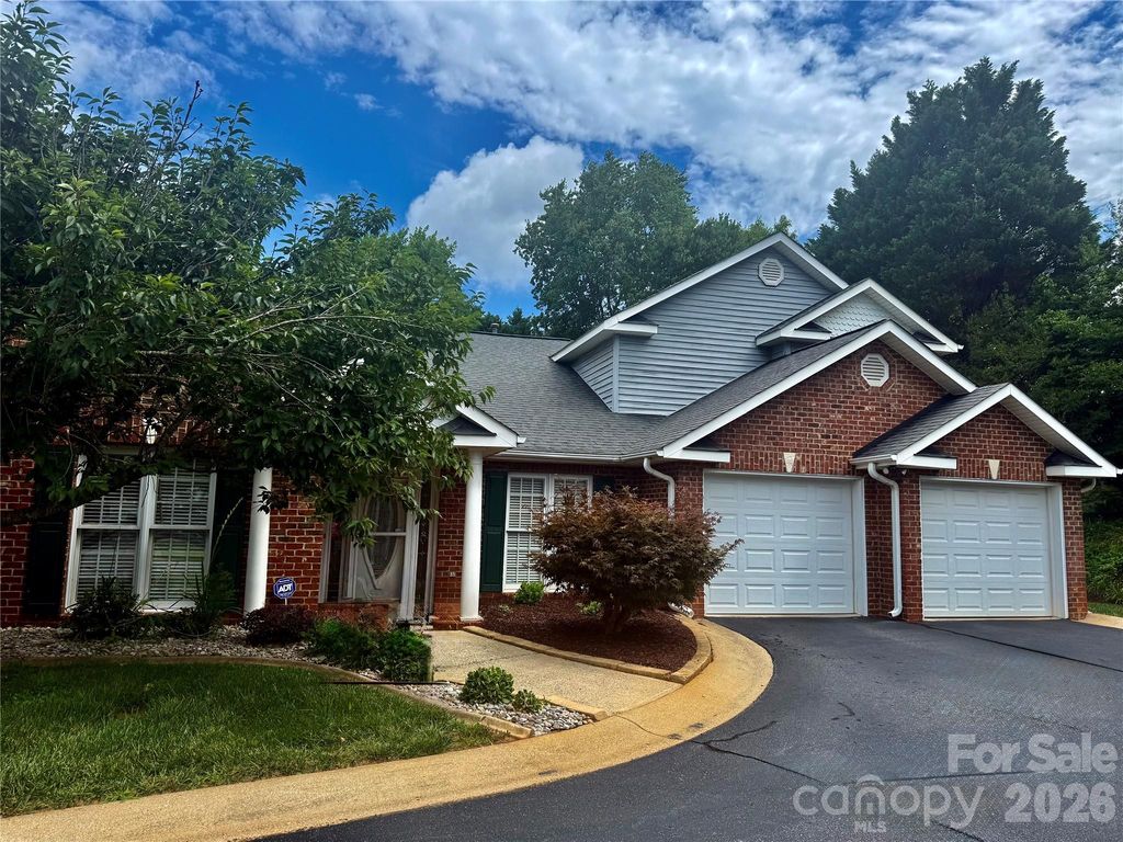 112 Mooreland Drive NE, Conover, NC 28613