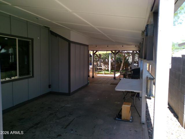 2142 W ENID Avenue, Mesa, AZ 85202