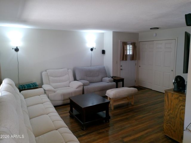 2142 W ENID Avenue, Mesa, AZ 85202