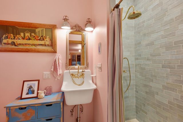 208 S 2nd St., Alpine, TX 79830