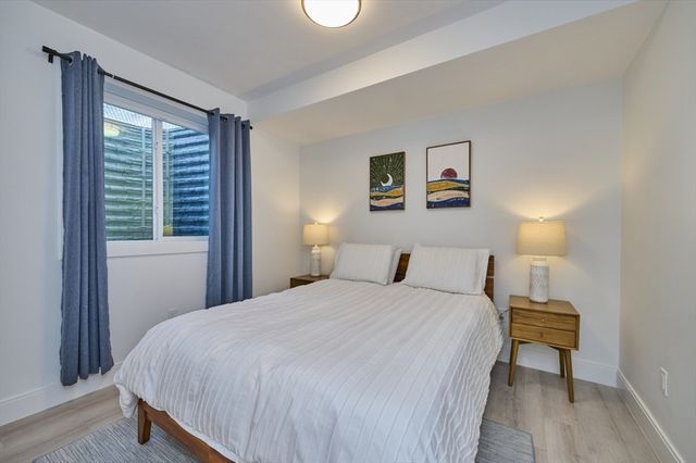 1096 Chestnut St 1096, Newton, MA 02464