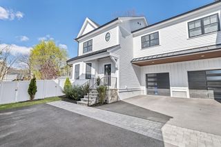 1096 Chestnut St 1096, Newton, MA 02464