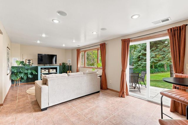 170 Meadow Drive, Loretto, MN 55357