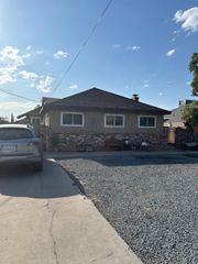 825 Divisadero, Visalia, CA 93291