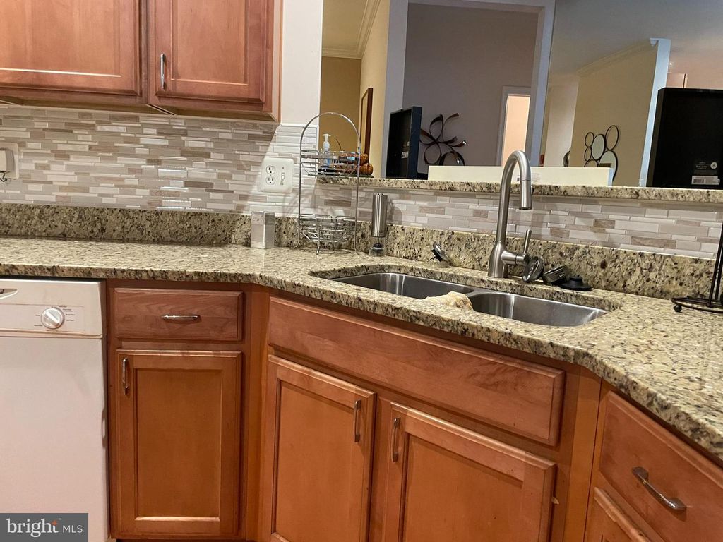Image 23 of property listing at 13401 BELLE CHASSE BLVD #112, Laurel, MD 20707