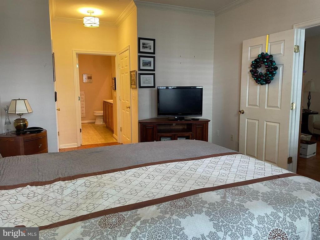 Image 26 of property listing at 13401 BELLE CHASSE BLVD #112, Laurel, MD 20707