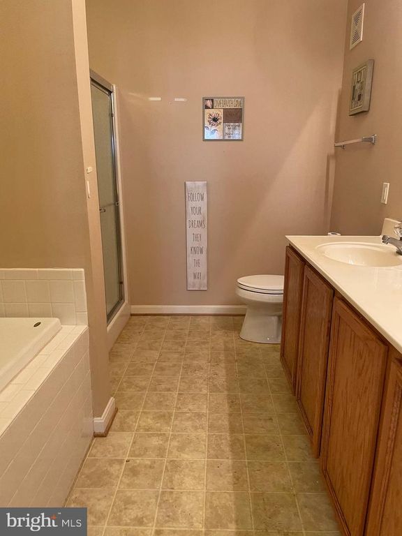 Image 29 of property listing at 13401 BELLE CHASSE BLVD #112, Laurel, MD 20707