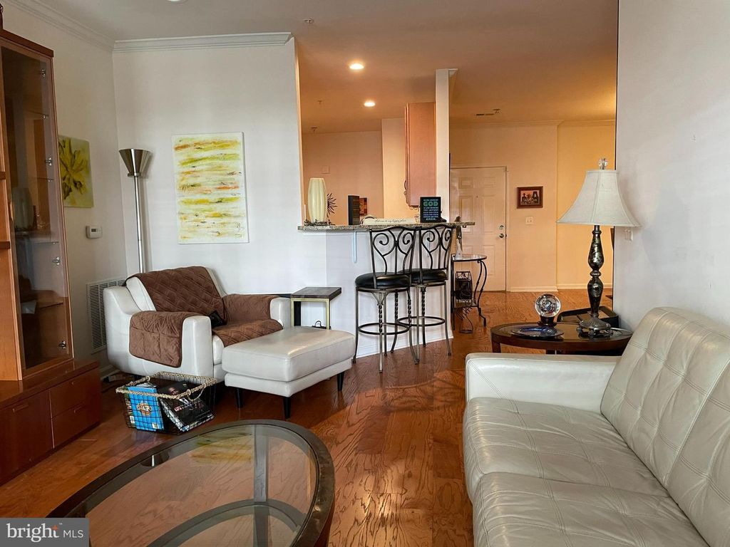 Image 7 of property listing at 13401 BELLE CHASSE BLVD #112, Laurel, MD 20707
