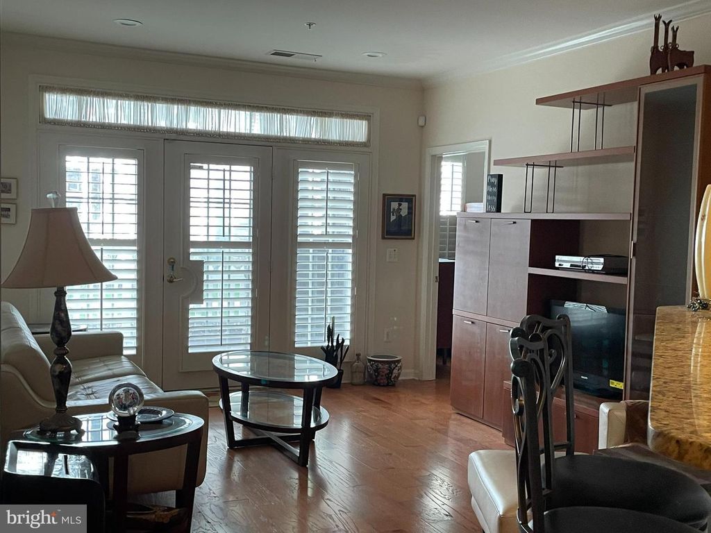 Image 8 of property listing at 13401 BELLE CHASSE BLVD #112, Laurel, MD 20707