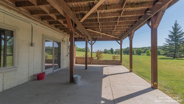 12322 Mccollum Road, Clinton, MI 49236