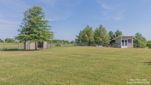12322 Mccollum Road, Clinton, MI 49236