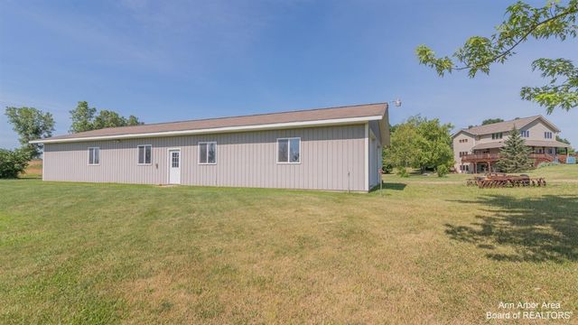 12322 Mccollum Road, Clinton, MI 49236