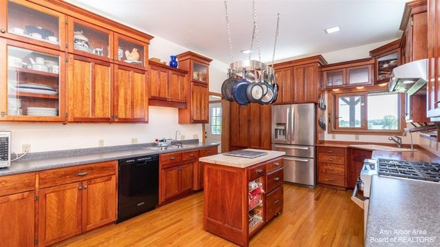 12322 Mccollum Road, Clinton, MI 49236