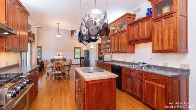 12322 Mccollum Road, Clinton, MI 49236